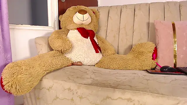 Snapshot of NatazhaQueen chatting on November 2025 08:03:02 AM NatazhaQueen online show from November 2025 08:03:02 AM