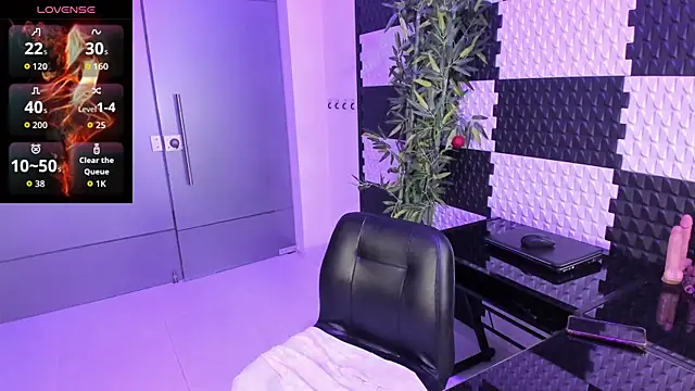 Snapshot of NatazhaQueen chatting on February 2026 04:55:01 AM NatazhaQueen online show from February 2026 04:55:01 AM