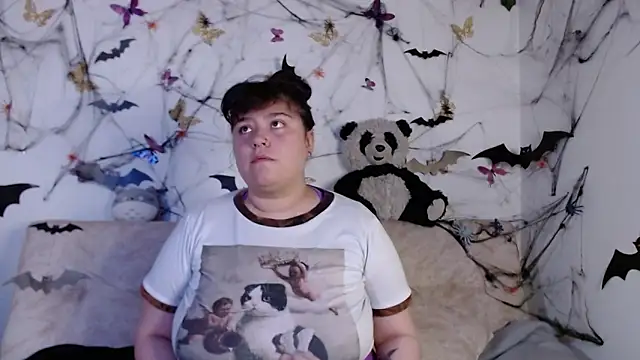 Snapshot of LennaTurnerr chatting on October 2025 07:44:01 PM LennaTurnerr online show from October 2025 07:44:01 PM