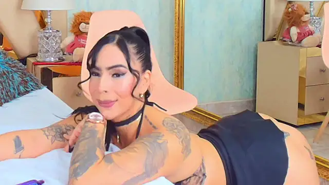 GiahDaniels online show from February 2025 12:05:01 AM