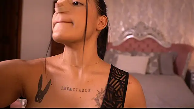 Snapshot of AngelineConnor chatting on October 2025 11:17:02 PM AngelineConnor online show from October 2025 11:17:02 PM