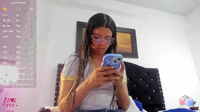 Vahiolet smith online show from November 2025 03:07:01 AM