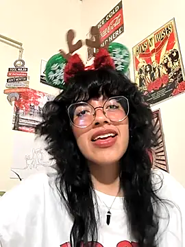 Snapshot of Fun_Everywhere chatting on December 2025 09:10:02 PM Fun Everywhere online show from December 2025 09:10:02 PM