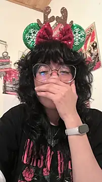 Snapshot of Fun_Everywhere chatting on December 2025 09:11:01 PM Fun Everywhere online show from December 2025 09:11:01 PM