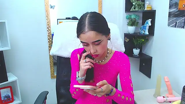 Snapshot of AnnySweett_ chatting on February 2025 12:31:01 PM AnnySweett online show from February 2025 12:31:01 PM