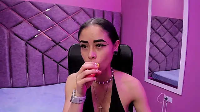 Snapshot of AnnySweett_ chatting on October 2025 03:58:01 PM AnnySweett online show from October 2025 03:58:01 PM