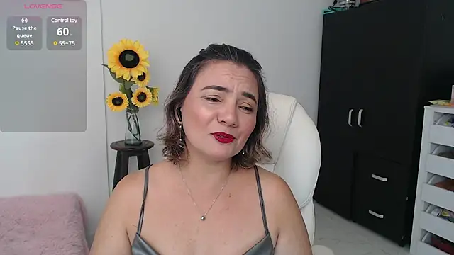 Ghada milf online show from December 2024 11:01:02 PM