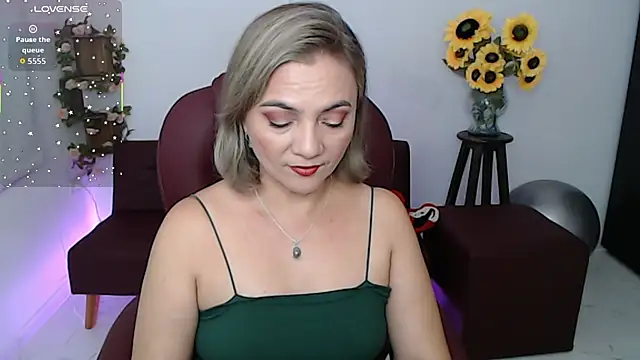 Snapshot of Ghada_milf chatting on April 2026 10:23:01 PM Ghada milf online show from April 2026 10:23:01 PM