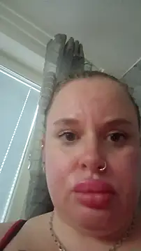 JohannasMishael online show from September 2025 05:04:01 PM