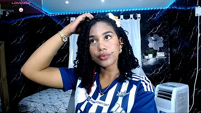 Hillary queen online show from September 2025 12:43:02 PM