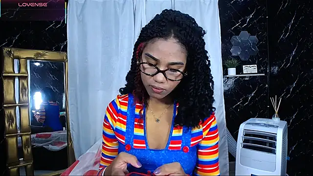 Hillary queen online show from November 2025 12:29:02 PM