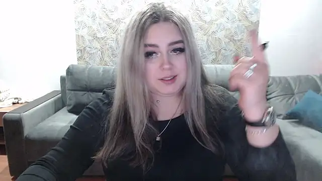 TiffaniYW online show from December 2024 08:48:01 PM