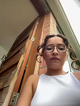 Penelope-Hot online show from April 2026 09:05:01 PM