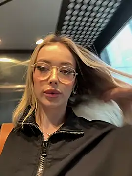 Snapshot of KylieJoyce chatting on January 2025 06:56:02 AM KylieJoyce online show from January 2025 06:56:02 AM