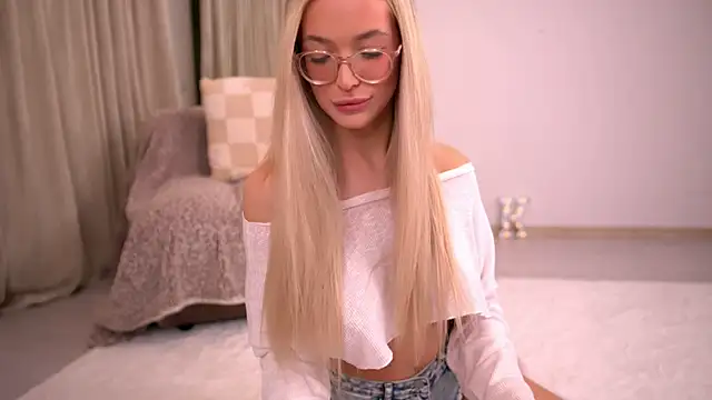 KylieJoyce online show from February 2026 09:29:02 PM