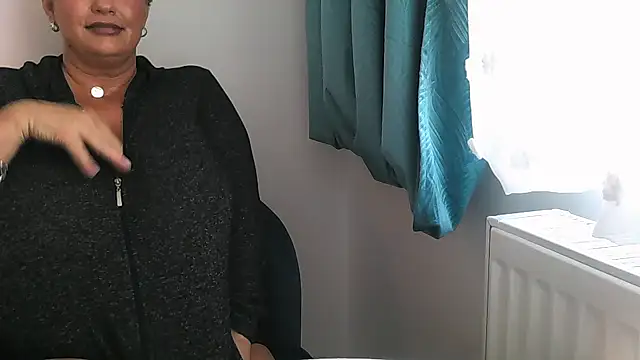 Snapshot of hotsierra4u chatting on October 2025 11:43:02 AM hotsierra4u online show from October 2025 11:43:02 AM