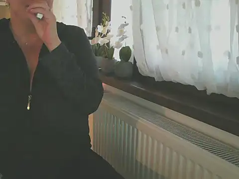 Snapshot of hotsierra4u chatting on November 2025 12:42:01 PM hotsierra4u online show from November 2025 12:42:01 PM