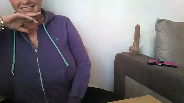 Snapshot of hotsierra4u chatting on March 2026 10:32:01 AM hotsierra4u online show from March 2026 10:32:01 AM