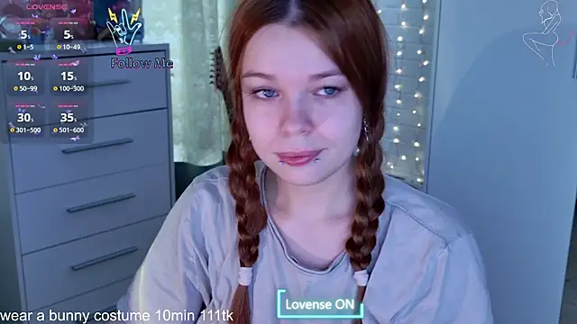 Snapshot of ValBae chatting on April 2026 06:00:02 AM ValBae online show from April 2026 06:00:02 AM