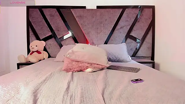 ailynBlaze online show from March 2025 05:08:02 PM