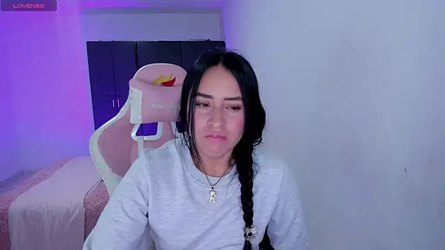 Tinylottie online show from May 2026 11:34:04 PM