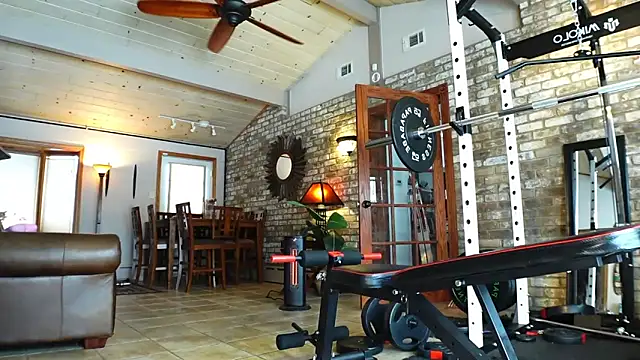 Snapshot of LushianaFitness chatting on January 2025 06:41:02 PM LushianaFitness online show from January 2025 06:41:02 PM