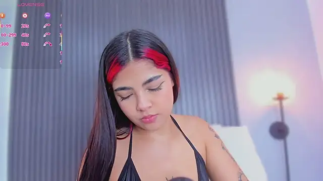 stephany roses  online show from March 2025 07:37:01 PM
