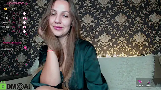 Estel Loewe online show from September 2025 01:38:02 PM