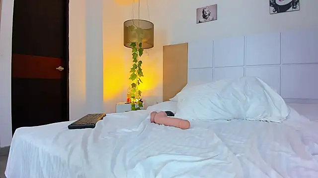 NathalyDaniels online show from February 2025 04:40:02 PM