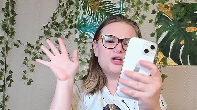 Snapshot of Seductive_She_Wolf chatting on September 2025 01:00:01 AM Seductive She Wolf online show from September 2025 01:00:01 AM