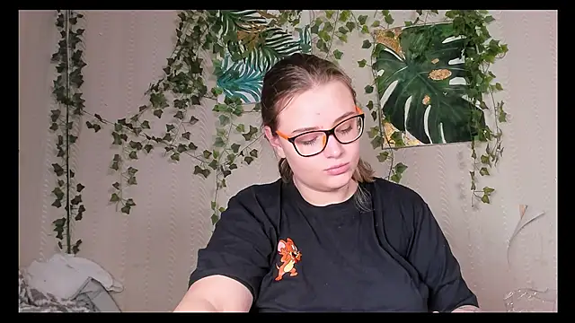 Snapshot of Seductive_She_Wolf chatting on October 2025 12:49:02 PM Seductive She Wolf online show from October 2025 12:49:02 PM