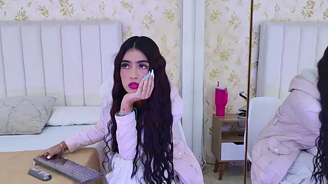 Mia-Monroe online show from September 2025 07:37:01 PM