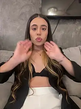 Snapshot of AbyThompson chatting on January 2025 03:22:01 AM AbyThompson online show from January 2025 03:22:01 AM