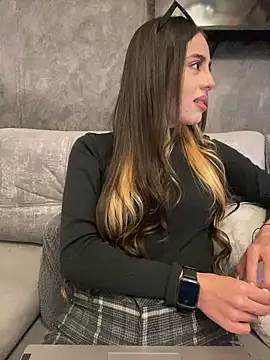 Snapshot of AbyThompson chatting on February 2025 06:02:02 PM AbyThompson online show from February 2025 06:02:02 PM