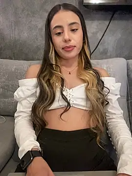 Snapshot of AbyThompson chatting on February 2025 07:38:01 PM AbyThompson online show from February 2025 07:38:01 PM