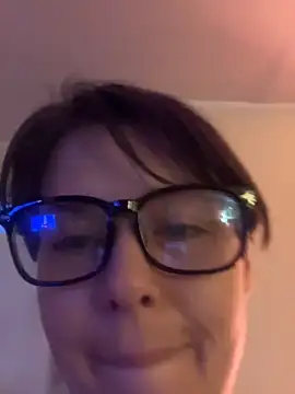 Snapshot of KatieBARBiE98 chatting on October 2025 10:41:01 PM KatieBARBiE98 online show from October 2025 10:41:01 PM