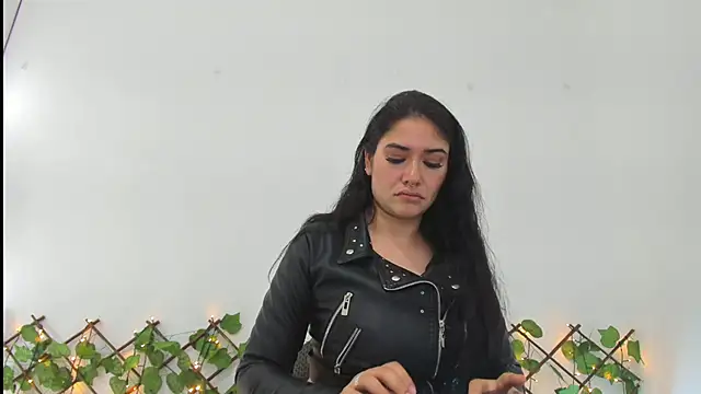 Madeleine  w online show from March 2025 05:17:02 PM