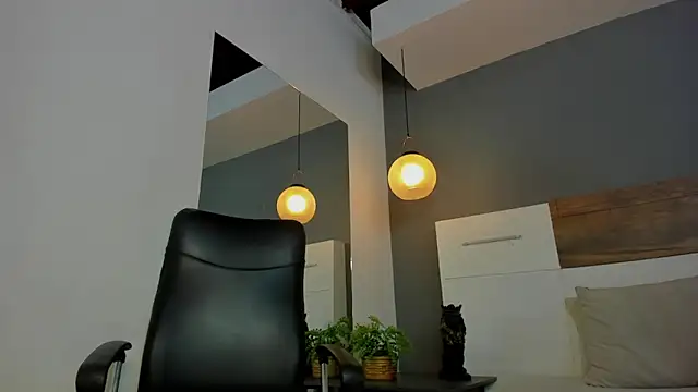 andymiller  online show from January 2025 02:44:01 PM