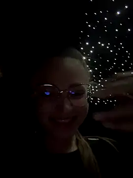 AlyseReuse online show from October 2025 04:19:01 PM