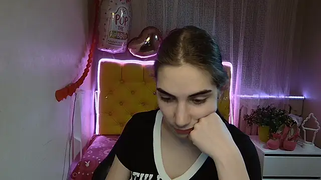 Snapshot of NikaStark_ chatting on March 2025 01:35:02 AM NikaStark online show from March 2025 01:35:02 AM