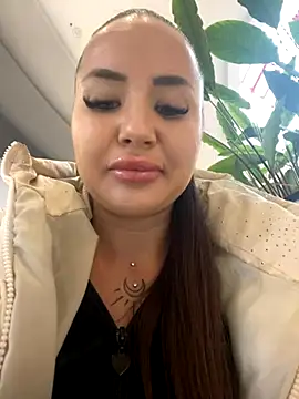 Snapshot of beautydiamond chatting on November 2025 09:31:01 AM beautydiamond online show from November 2025 09:31:01 AM