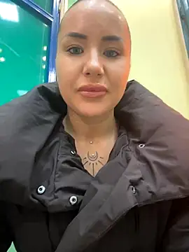 Snapshot of beautydiamond chatting on December 2025 10:35:02 AM beautydiamond online show from December 2025 10:35:02 AM