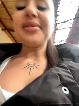 Snapshot of beautydiamond chatting on December 2025 10:46:02 AM beautydiamond online show from December 2025 10:46:02 AM