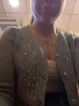 Snapshot of beautydiamond chatting on December 2025 09:16:01 AM beautydiamond online show from December 2025 09:16:01 AM