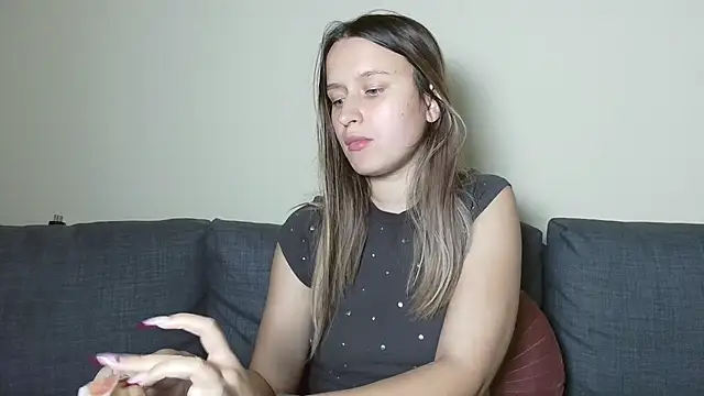 Snapshot of Submissive_love chatting on February 2025 08:25:01 PM Submissive love online show from February 2025 08:25:01 PM