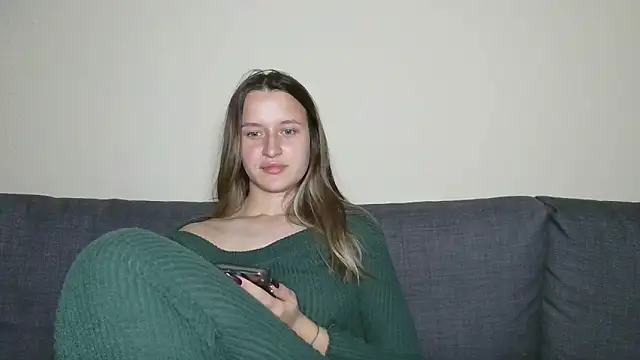 Snapshot of Submissive_love chatting on March 2025 08:26:02 PM Submissive love online show from March 2025 08:26:02 PM