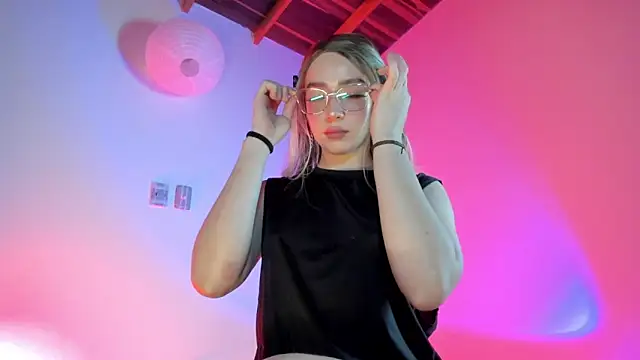 Snapshot of sweeet_peach chatting on February 2026 05:04:01 AM sweeet peach online show from February 2026 05:04:01 AM