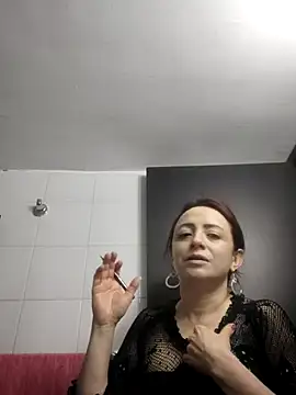 catalinamommyx online show from October 2025 04:00:01 AM