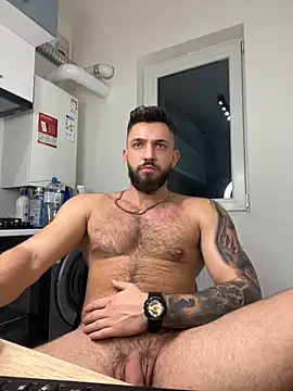 Snapshot of LoveIsBlind_ chatting on December 2024 12:32:02 AM LoveIsBlind online show from December 2024 12:32:02 AM