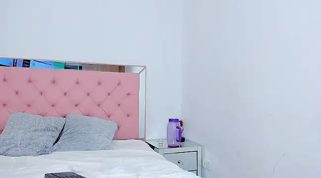 Snapshot of _violetadulce chatting on March 2025 12:17:01 AM violetadulce online show from March 2025 12:17:01 AM